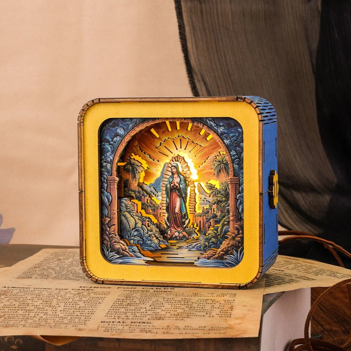 Virgin Mary Night Light - KAAYEE Puzzle