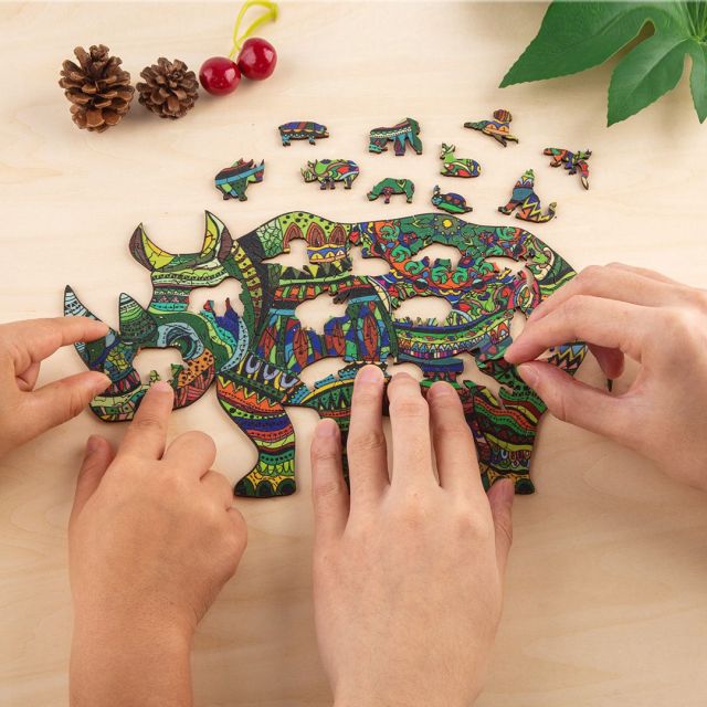 WATHCHFUL RHINO Wooden Jigsaw Puzzle - KAAYEE Puzzle