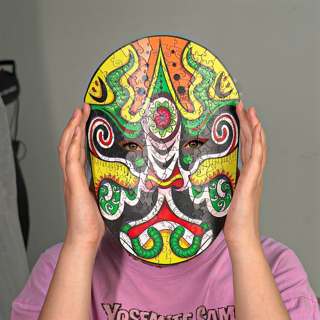 OPERA MASK GLADIATOR Wooden Jigsaw Puzzle - KAAYEE Puzzle