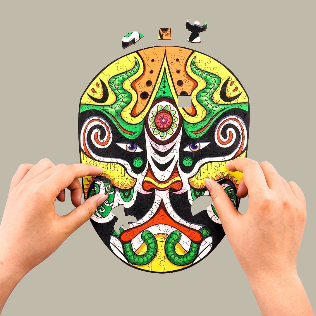 OPERA MASK GLADIATOR Wooden Jigsaw Puzzle - KAAYEE Puzzle