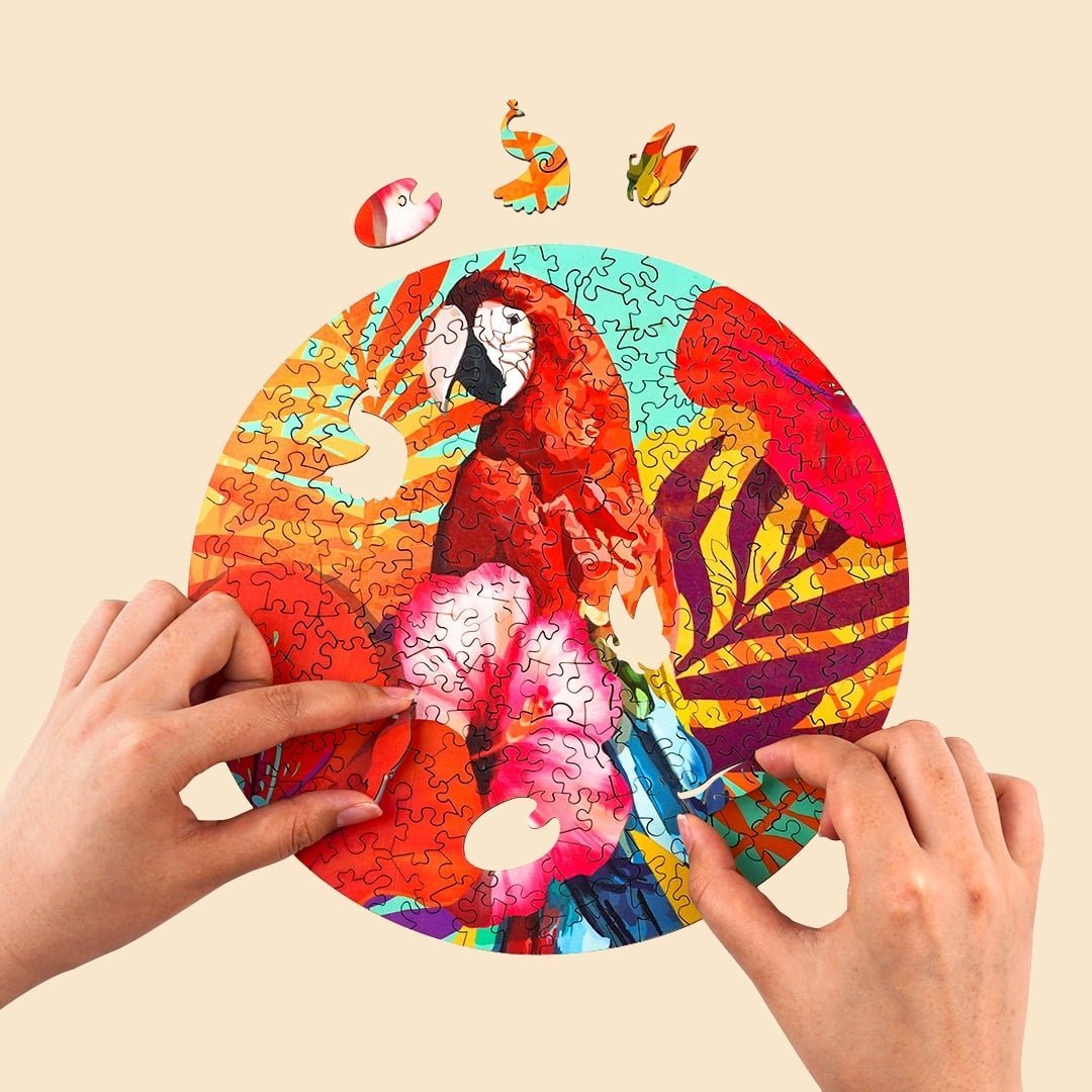TROPICAL PARROT Wooden Jigsaw Puzzle - KAAYEE Puzzle